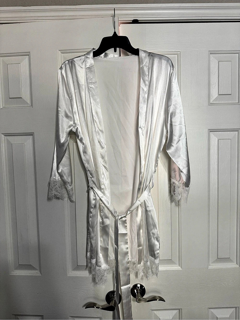 White Scallop Lace Trim Bridal Robe